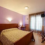 Logis Chez Germaine 호텔