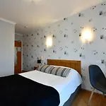 Hotel Logis Chez Germaine Geüs-d'Oloron