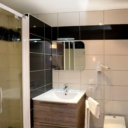 Logis Chez Germaine Hotel Geüs-d'Oloron