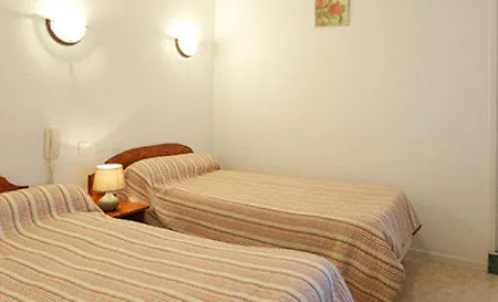 Logis Chez Germaine ホテル 2*