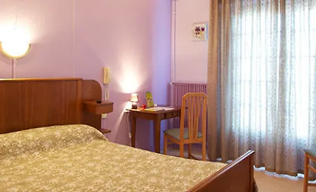 Logis Chez Germaine 2* Geüs-d'Oloron
