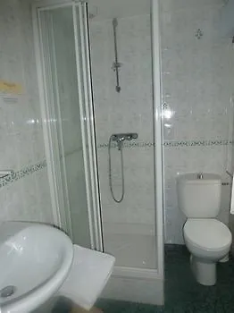 Logis Chez Germaine 2* Geüs-d'Oloron