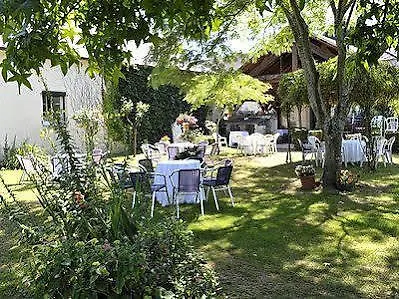 ホテル Logis Chez Germaine Geüs-d'Oloron