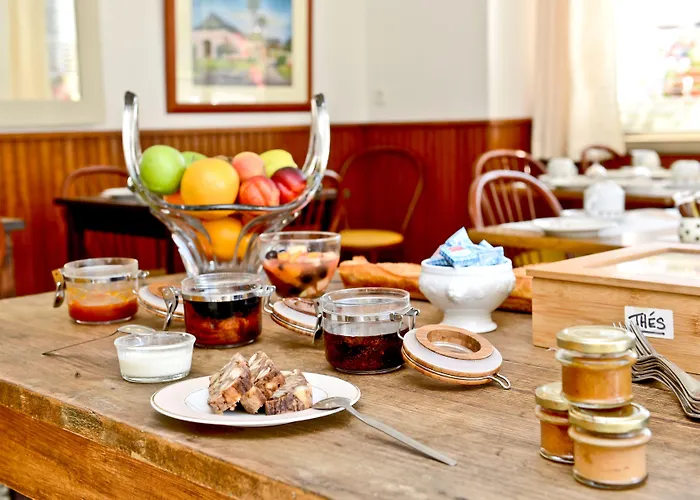 Logis Chez Germaine فندق Geüs-d'Oloron