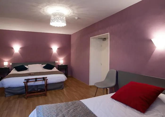 Logis Chez Germaine فندق Geüs-d'Oloron