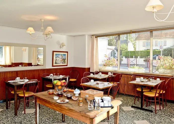 Ξενοδοχείο Logis Chez Germaine 2*